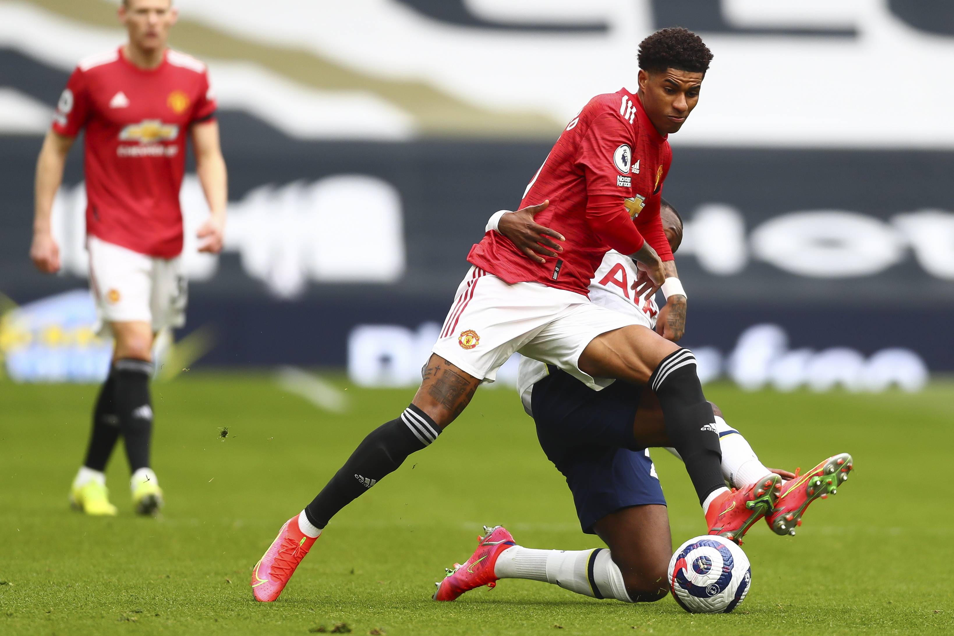 他始终不曾 他始终不曾